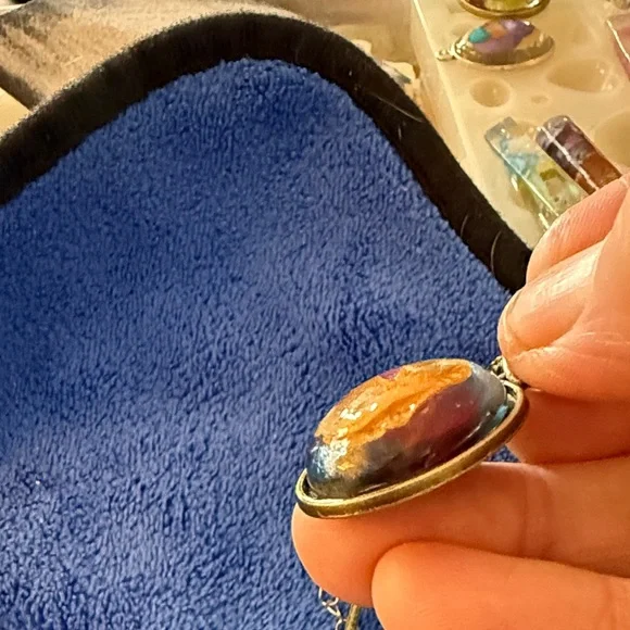 Unique Resin Elegant Gold Pendant Necklace - Picture 3 of 9